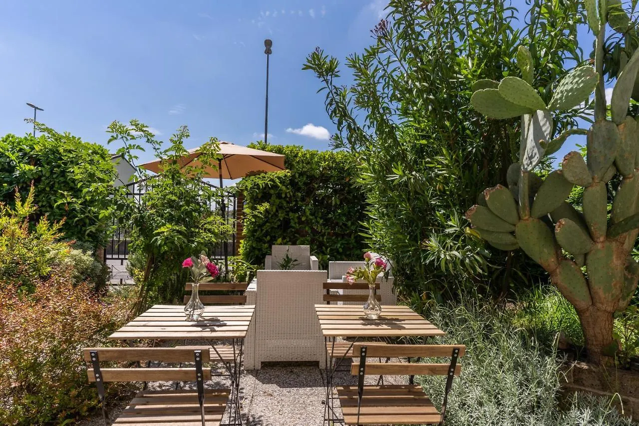 Guest house Aweshomeitaly - Villa Tower Pisa